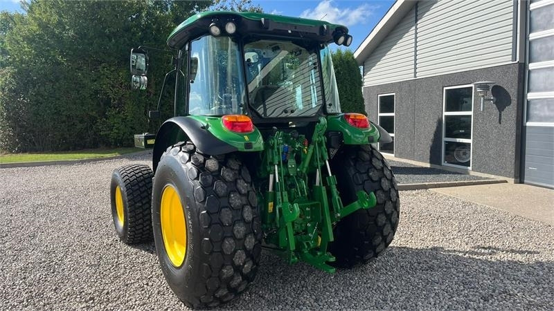 Tractor John Deere 5090 M Med græsdæk: foto 12