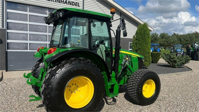 Tractor John Deere 5090 M Med græsdæk: foto 13