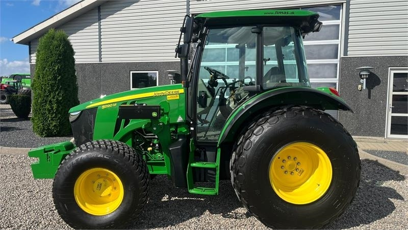 Tractor John Deere 5090 M Med græsdæk: foto 11