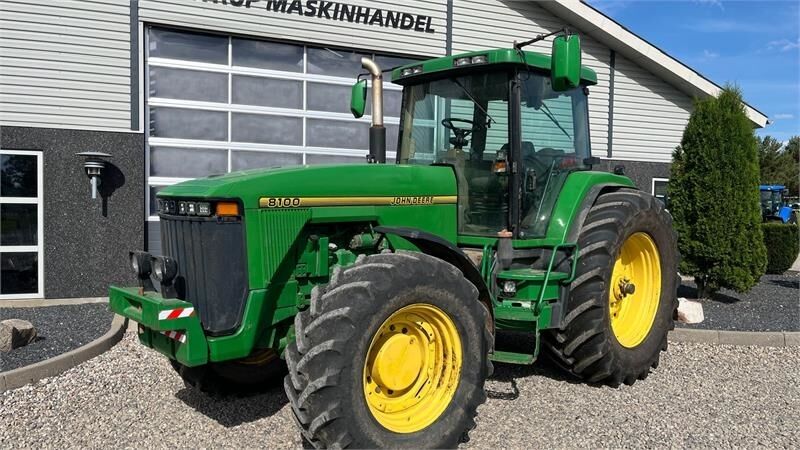 John Deere 8100 Samme ejer siden 2014 - Tractor: foto 2 John Deere 8100 Samme ejer siden 2014 - Tractor: foto 2