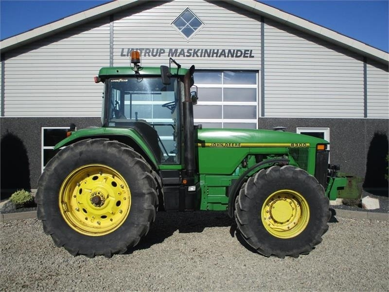John Deere 8300 Pæn regulær traktor med rigtig gode dæk på. - Tractor: foto 3 John Deere 8300 Pæn regulær traktor med rigtig gode dæk på. - Tractor: foto 3