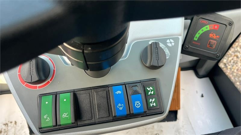 Cargadora de ruedas telescópica Kramer KL25.5T JULE/NYTÅRSTILBUD med Teleskoparm, så den: foto 14 Cargadora de ruedas telescópica Kramer KL25.5T JULE/NYTÅRSTILBUD med Teleskoparm, så den: foto 14