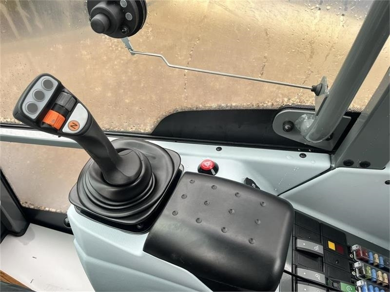 Kramer KL25.5T med Teleskoparm, så den har stor rækkevid - Cargadora de ruedas telescópica: foto 4 Kramer KL25.5T med Teleskoparm, så den har stor rækkevid - Cargadora de ruedas telescópica: foto 4