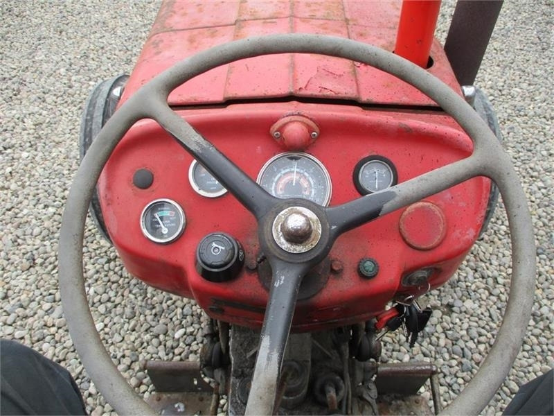 Massey Ferguson 135 Sjælden Benzin MF135. Den starter og går godt - Tractor: foto 4 Massey Ferguson 135 Sjælden Benzin MF135. Den starter og går godt - Tractor: foto 4