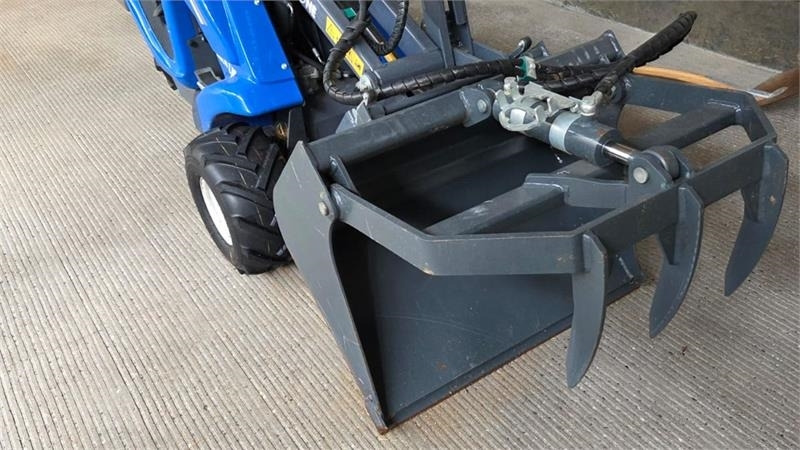 Multione 1.1 M1 med træk på alle 3 hjul. Som fabriksny læs - Cargadora articulada: foto 2 Multione 1.1 M1 med træk på alle 3 hjul. Som fabriksny læs - Cargadora articulada: foto 2