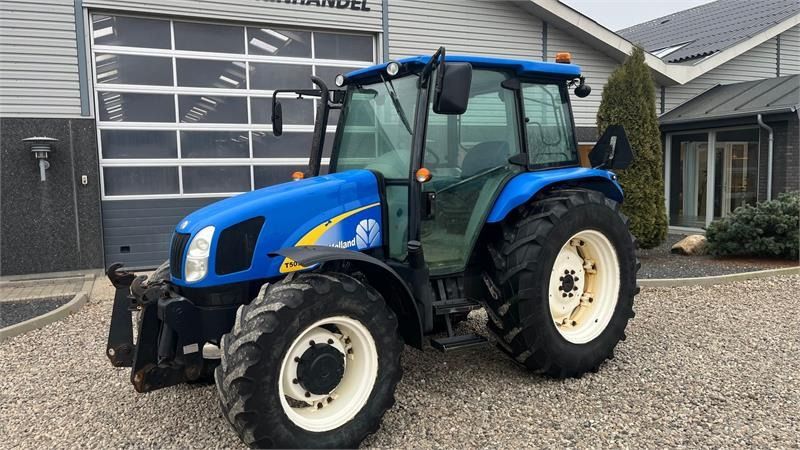 New Holland T5050 Med frontlift - Tractor: foto 2 New Holland T5050 Med frontlift - Tractor: foto 2