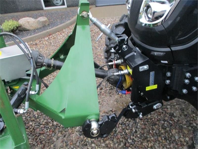Solis 60 Med frontlift, frontPTO og Thyregod kost - Tractor: foto 4 Solis 60 Med frontlift, frontPTO og Thyregod kost - Tractor: foto 4