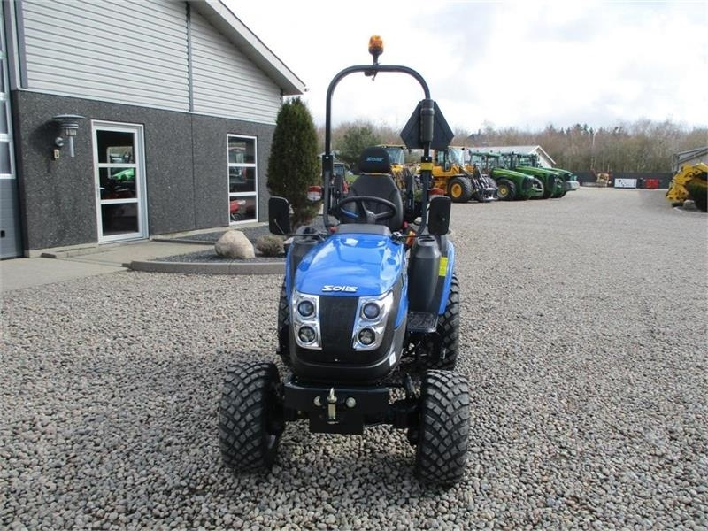 Solis H26 HST Garden Pro Dæk - Tractor municipal: foto 4 Solis H26 HST Garden Pro Dæk - Tractor municipal: foto 4