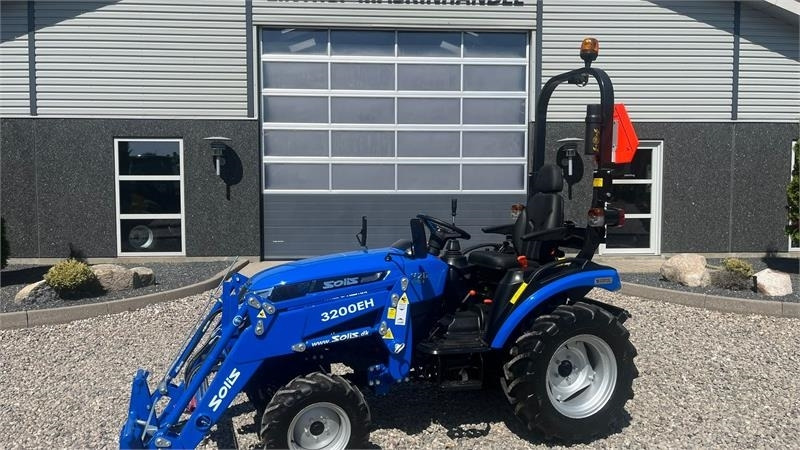 Solis H26 HST Med Frontlæsser - Tractor municipal: foto 1 Solis H26 HST Med Frontlæsser - Tractor municipal: foto 1