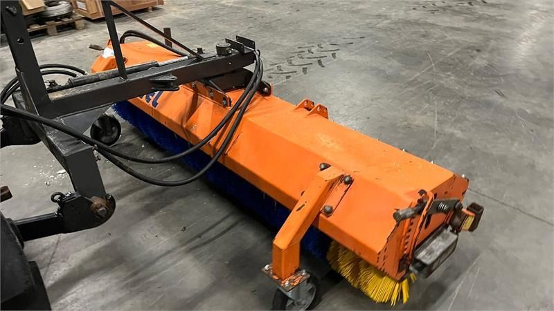 Tuchel 230 Hydraulisk kost med nylon børster og hydraulis - Barredora cucharón: foto 4 Tuchel 230 Hydraulisk kost med nylon børster og hydraulis - Barredora cucharón: foto 4