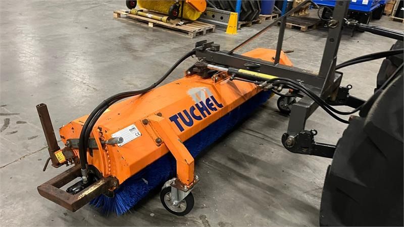 Tuchel 230 Hydraulisk kost med nylon børster og hydraulis - Barredora cucharón: foto 1 Tuchel 230 Hydraulisk kost med nylon børster og hydraulis - Barredora cucharón: foto 1