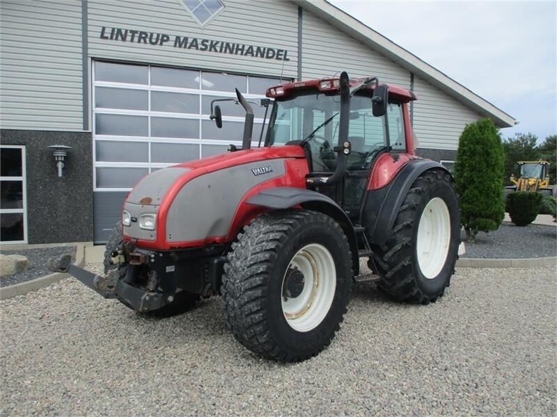 Valtra T190 Med frontlift og affjedret foraksel - Tractor: foto 2 Valtra T190 Med frontlift og affjedret foraksel - Tractor: foto 2