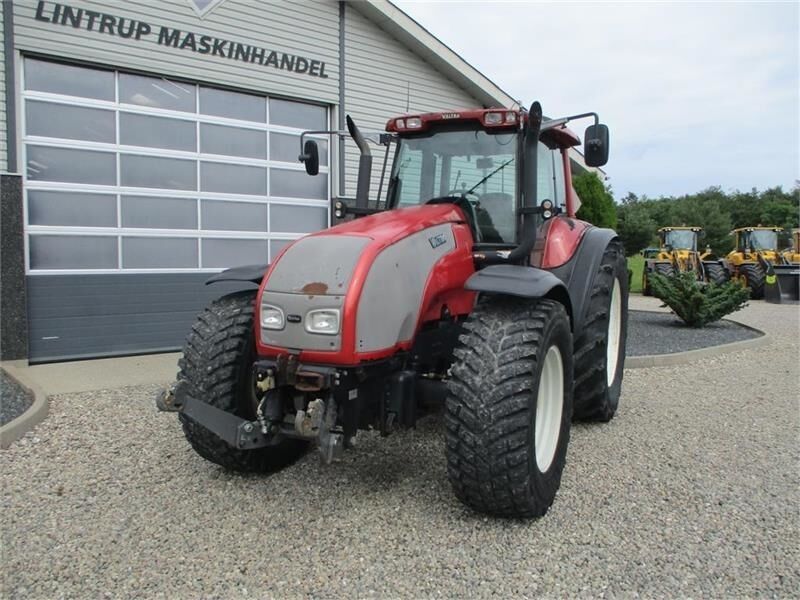 Valtra T190 Med frontlift og affjedret foraksel - Tractor: foto 3 Valtra T190 Med frontlift og affjedret foraksel - Tractor: foto 3