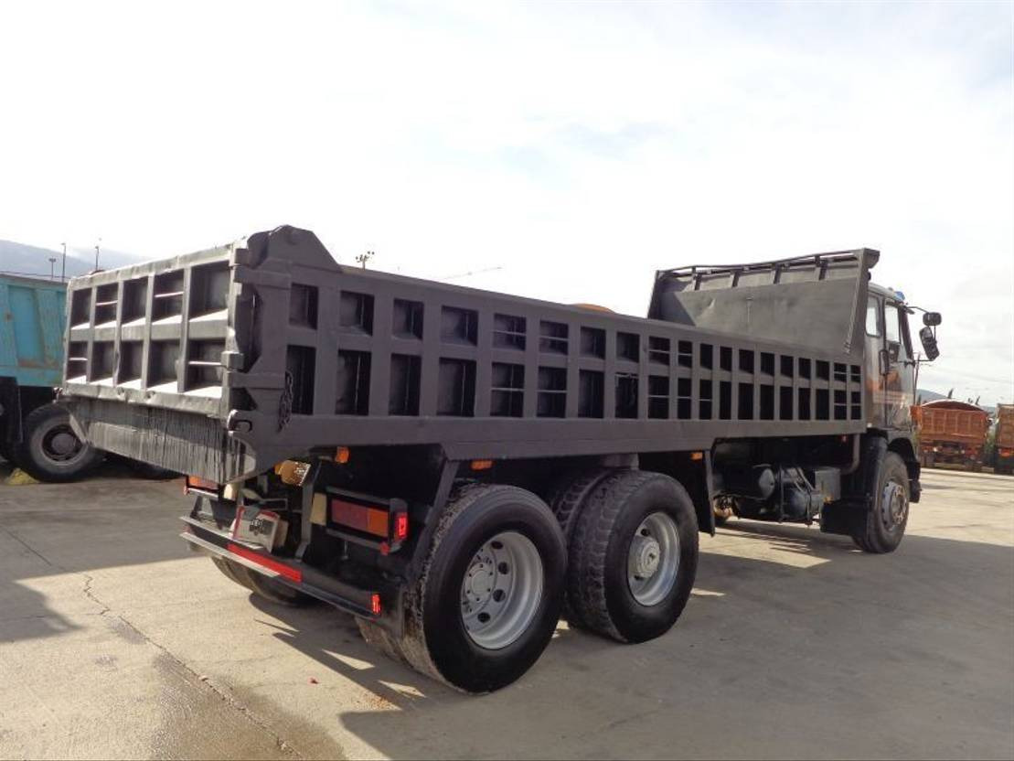 Volvo F 89 VOLVO F89 (6X2) -KIPPER - Volquete camión: foto 4 Volvo F 89 VOLVO F89 (6X2) -KIPPER - Volquete camión: foto 4