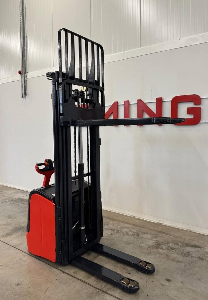 Linde 10848 L14 - Apilador: foto 3 Linde 10848 L14 - Apilador: foto 3