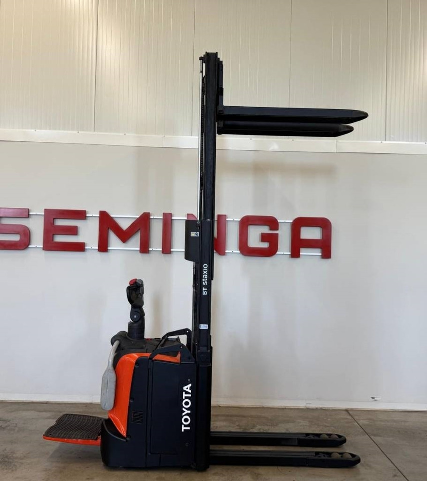 Toyota 10918 SPE120L - Apilador: foto 1 Toyota 10918 SPE120L - Apilador: foto 1