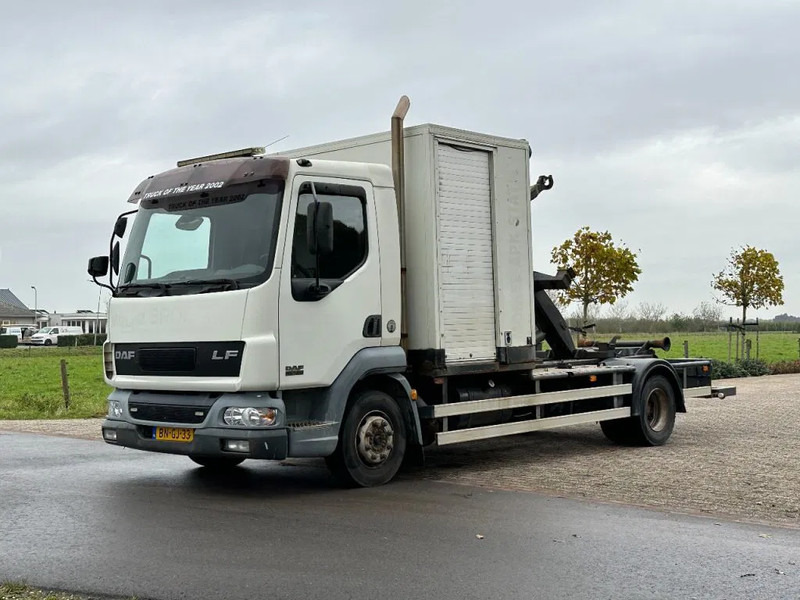 DAF LF 45 180!! HAAKARM/CONTAINER!!MOBILE WORKSHOP!! - Multibasculante camión: foto 4 DAF LF 45 180!! HAAKARM/CONTAINER!!MOBILE WORKSHOP!! - Multibasculante camión: foto 4