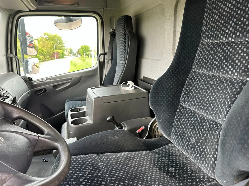 Camión caja cerrada Mercedes-Benz Atego 1218 bakwagen met laadklep 2000kg!: foto 9
