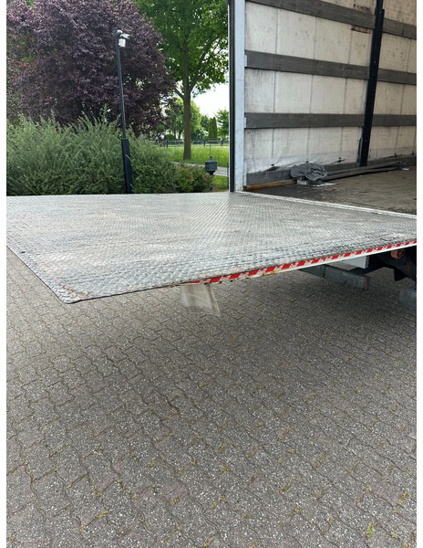 Camión caja cerrada Mercedes-Benz Atego 1218 bakwagen met laadklep 2000kg!: foto 10