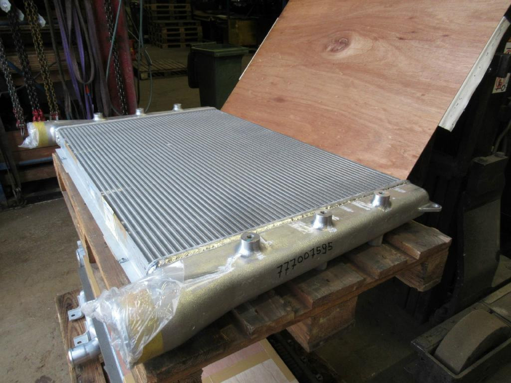 Case LN002560 - LN001630 - Intercooler para Maquinaria de construcción: foto 2 Case LN002560 - LN001630 - Intercooler para Maquinaria de construcción: foto 2