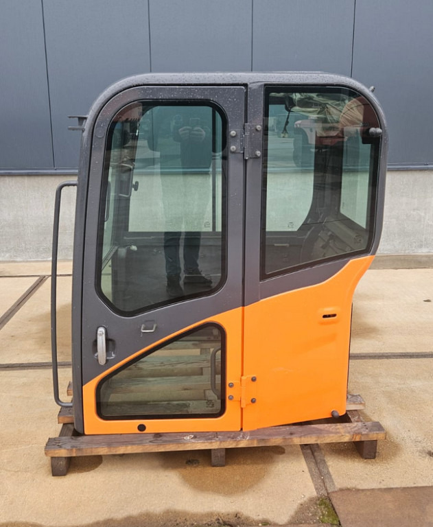 Doosan 220101-00070 - K1029788 - Cabina para Maquinaria de construcción: foto 1 Doosan 220101-00070 - K1029788 - Cabina para Maquinaria de construcción: foto 1