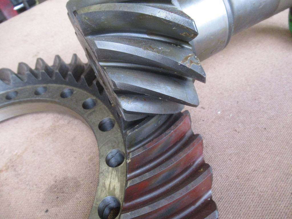 New Holland 87731595 - Eje y piezas para Maquinaria de construcción: foto 3 New Holland 87731595 - Eje y piezas para Maquinaria de construcción: foto 3