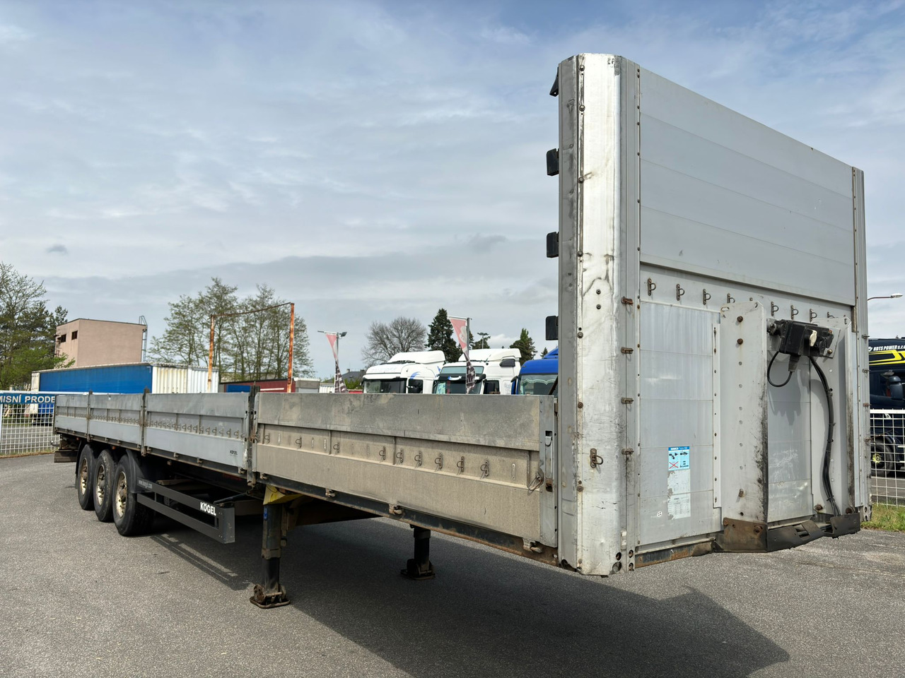 KÖGEL SN 24 - Semirremolque plataforma/ Caja abierta: foto 3 KÖGEL SN 24 - Semirremolque plataforma/ Caja abierta: foto 3