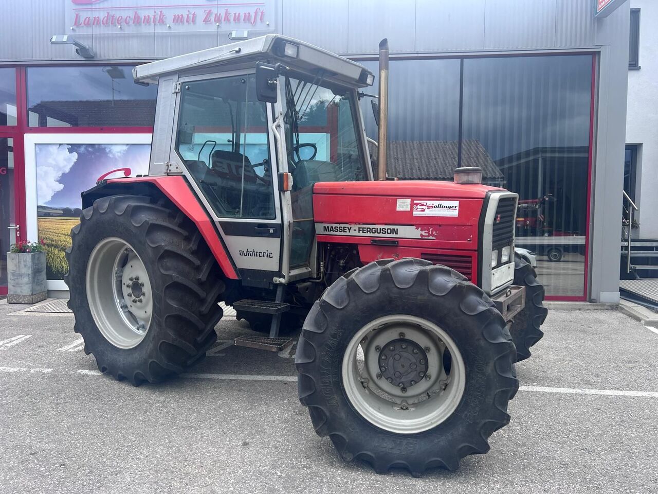 - Tractor: foto 2 - Tractor: foto 2