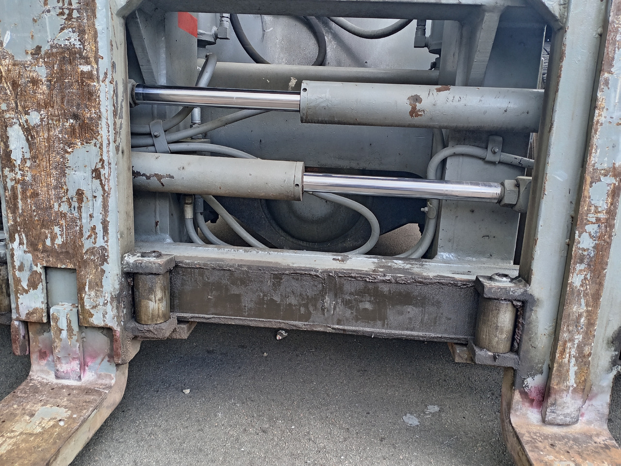 SVETRUCK Schwerlastgabelstapler 1060-30 - Carretilla elevadora diésel: foto 5 SVETRUCK Schwerlastgabelstapler 1060-30 - Carretilla elevadora diésel: foto 5