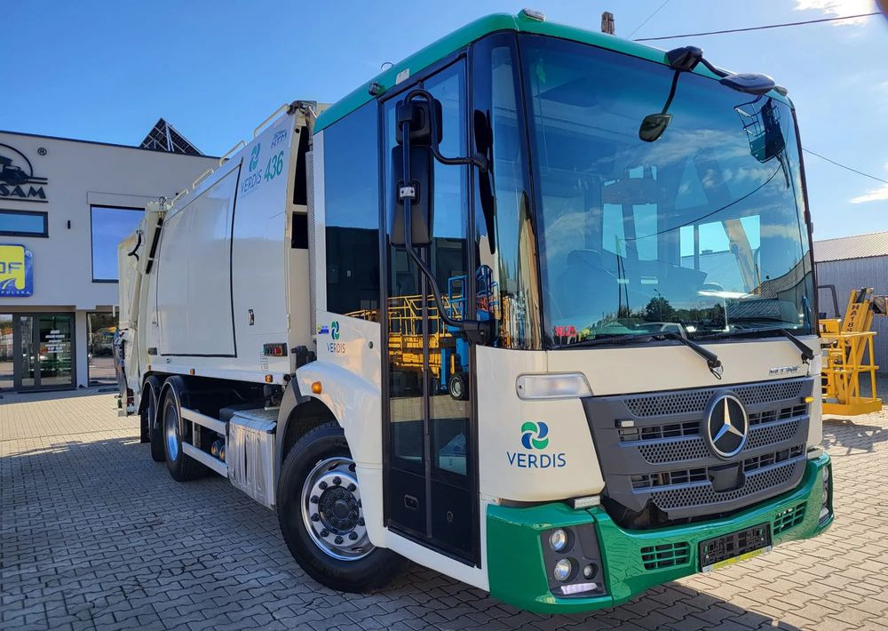 Mercedes-Benz ECONIC 2630 6X2 dwukomorowa two chamber - Camión de basura: foto 1 Mercedes-Benz ECONIC 2630 6X2 dwukomorowa two chamber - Camión de basura: foto 1
