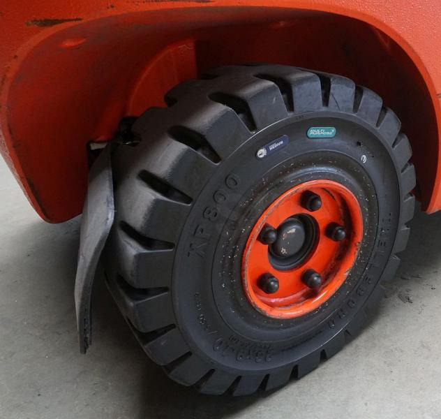 Carretilla elevadora de gas Linde H 35 T EVO 393-02: foto 6