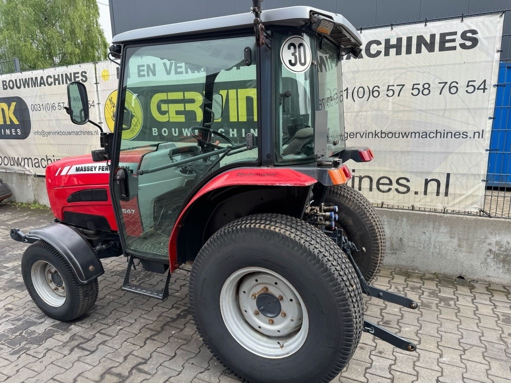 Massey Ferguson 1547 - Tractor: foto 4 Massey Ferguson 1547 - Tractor: foto 4