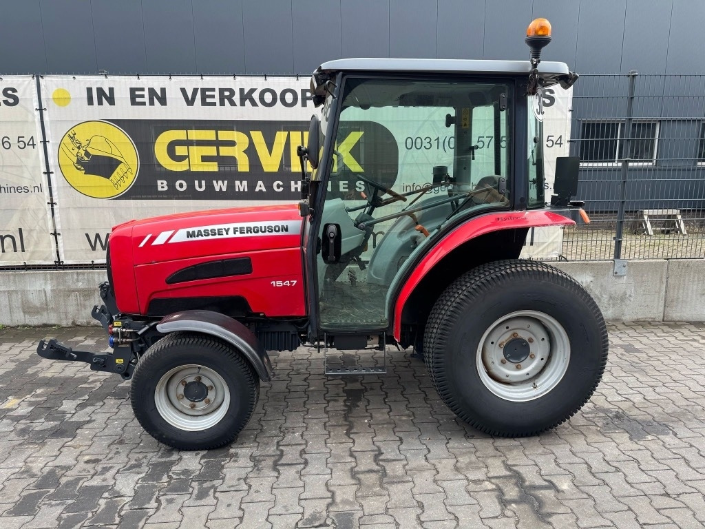 Massey Ferguson 1547 - Tractor: foto 1 Massey Ferguson 1547 - Tractor: foto 1