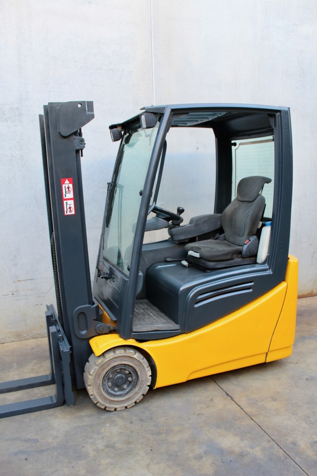 Jungheinrich EFG 216k 450 DZ - Carretilla elevadora eléctrica: foto 3 Jungheinrich EFG 216k 450 DZ - Carretilla elevadora eléctrica: foto 3