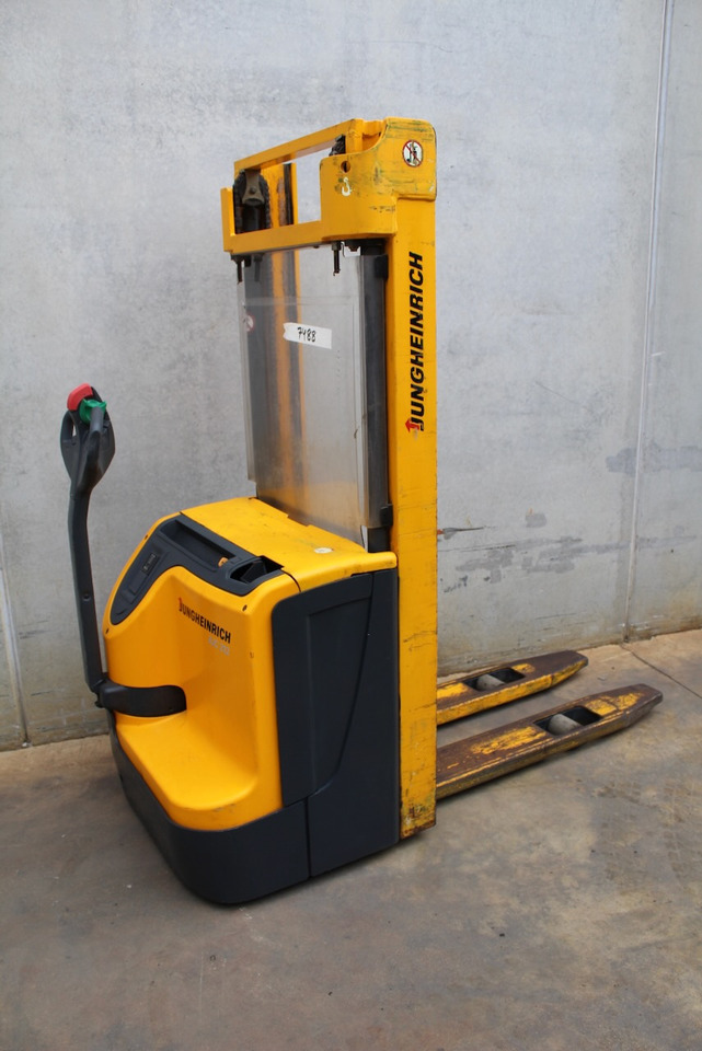 Jungheinrich EJC 212 330 ZT - Apilador: foto 3 Jungheinrich EJC 212 330 ZT - Apilador: foto 3