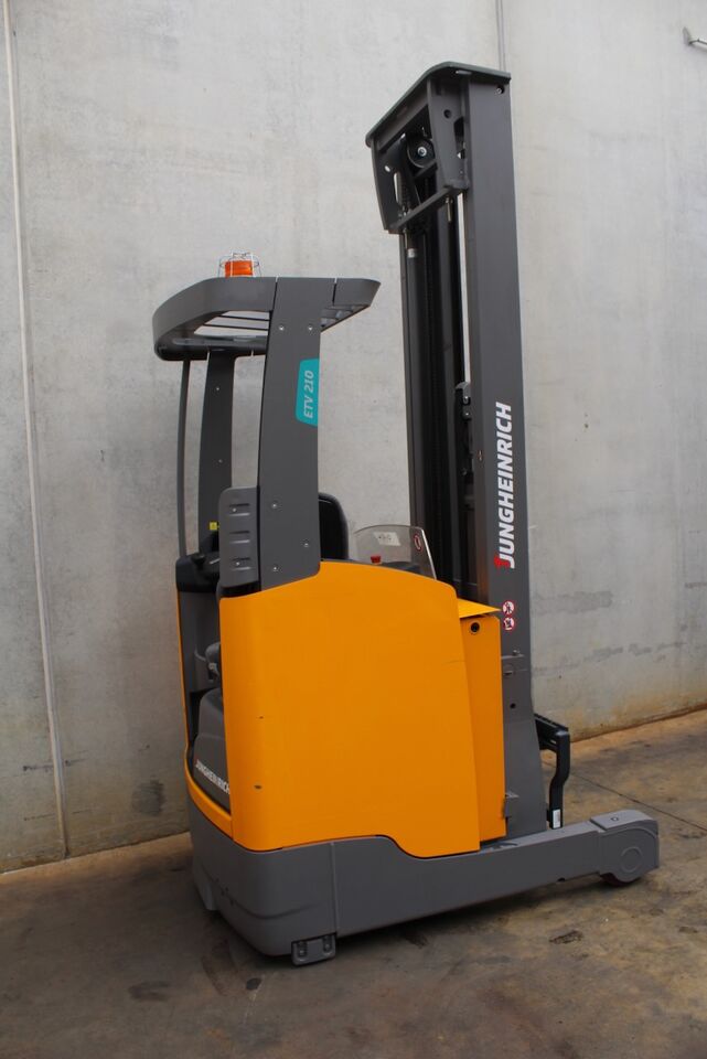 Jungheinrich ETV 210 740 DZ - Retráctil: foto 2 Jungheinrich ETV 210 740 DZ - Retráctil: foto 2