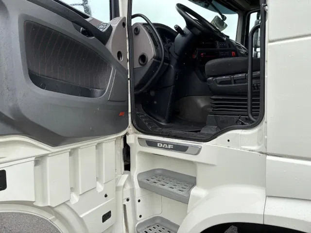 Cabeza tractora DAF XF 480 4x2 Euro6 SSC 2-tanks PTO Hydraulic feedpump MOT 03-2026: foto 13 Cabeza tractora DAF XF 480 4x2 Euro6 SSC 2-tanks PTO Hydraulic feedpump MOT 03-2026: foto 13