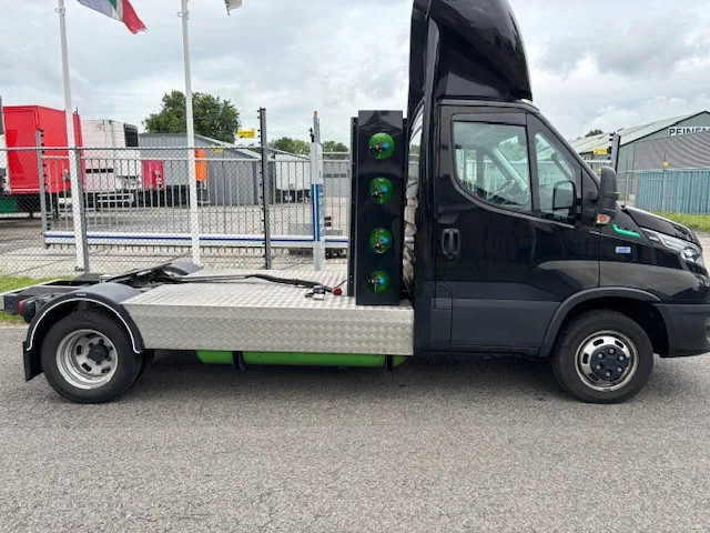 Iveco 35C14G Daily BE trekker 3.0 CNG gas - Cabeza tractora: foto 4 Iveco 35C14G Daily BE trekker 3.0 CNG gas - Cabeza tractora: foto 4