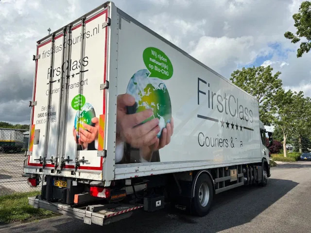 Scania P280 Closed box taillift 2000 kg Fuel CNG ADR 2 units in stock - Camión caja cerrada: foto 4 Scania P280 Closed box taillift 2000 kg Fuel CNG ADR 2 units in stock - Camión caja cerrada: foto 4