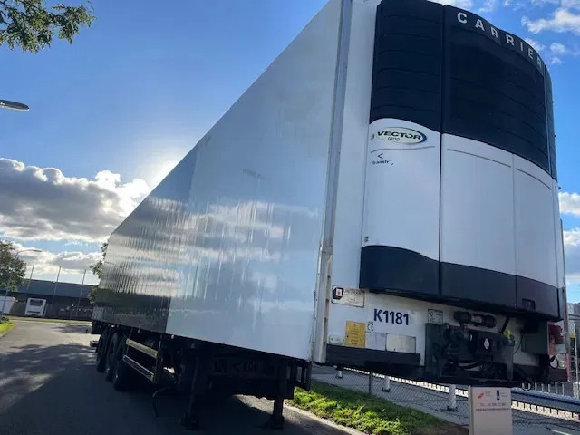 Van Eck UT-3B Steering axle 260 cm insteek Frigo carrier vector UT-3B H= 260 W= 250cm - Frigorífico semirremolque: foto 3 Van Eck UT-3B Steering axle 260 cm insteek Frigo carrier vector UT-3B H= 260 W= 250cm - Frigorífico semirremolque: foto 3