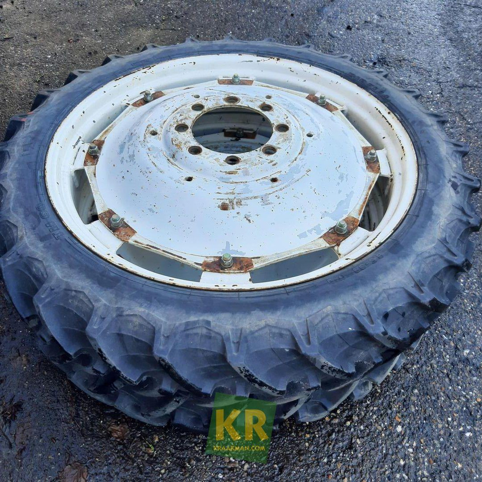9.5-38 TM60 band en velg Pirelli - Rueda completa para Maquinaria agrícola: foto 1 9.5-38 TM60 band en velg Pirelli - Rueda completa para Maquinaria agrícola: foto 1