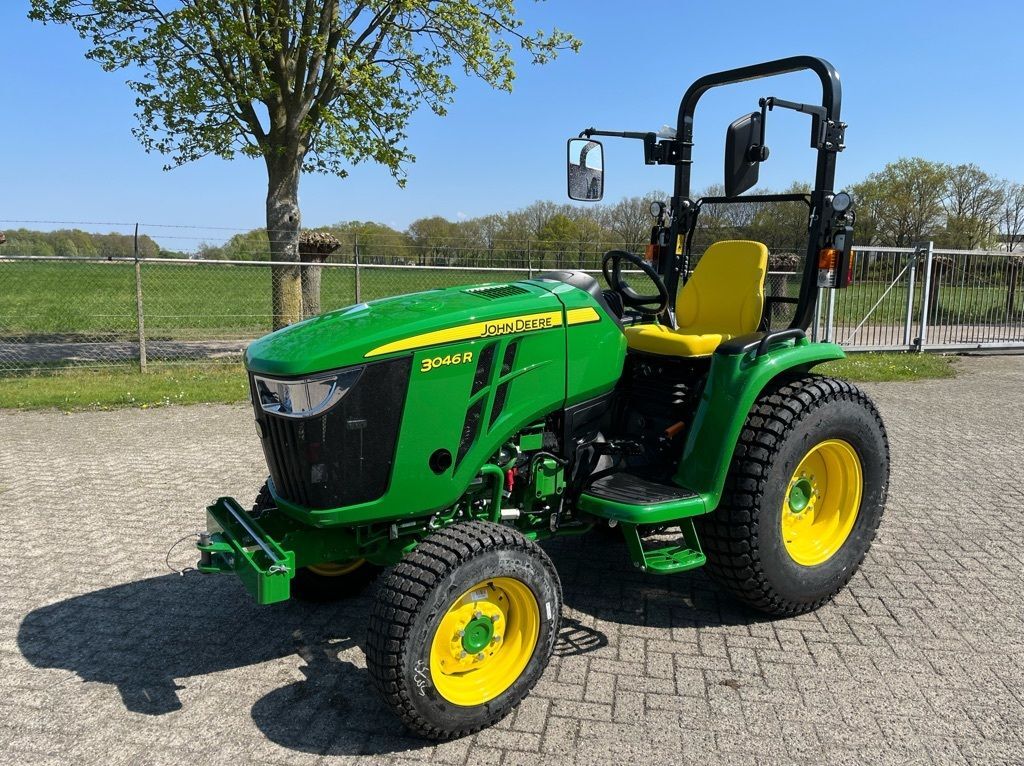 John Deere 3046R - Tractor viñedo/ Frutero: foto 1 John Deere 3046R - Tractor viñedo/ Frutero: foto 1