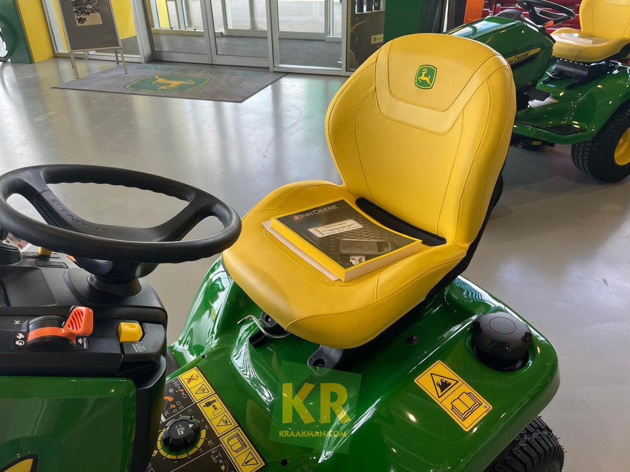 Cortacésped nuevo John Deere X380: foto 7 Cortacésped nuevo John Deere X380: foto 7