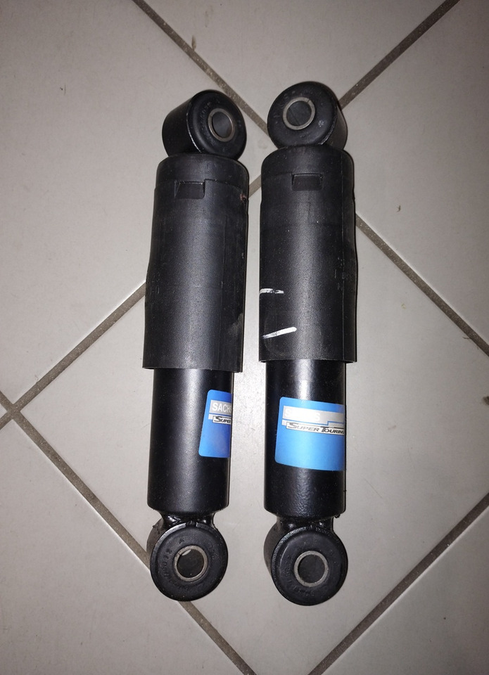 AMORTYZATOR KABINY 106323 SACHS 6733170203 6733170303 MERCEDES 814 817 1114 1117 1314 LK/LN2 - Suspensión de cabina: foto 1 AMORTYZATOR KABINY 106323 SACHS 6733170203 6733170303 MERCEDES 814 817 1114 1117 1314 LK/LN2 - Suspensión de cabina: foto 1
