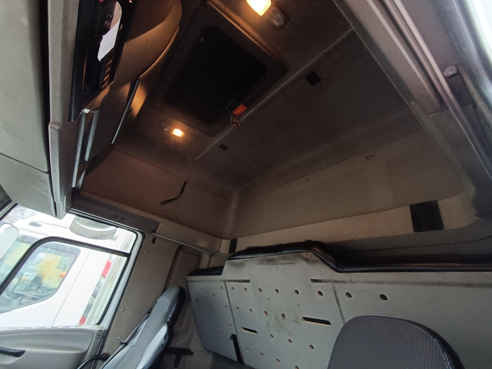 Cabeza tractora DAF CF 85 460: foto 7