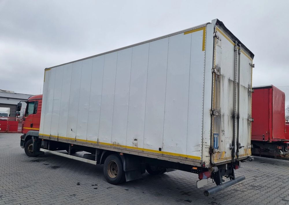 MAN TGL 12 220 - Camión caja cerrada: foto 4 MAN TGL 12 220 - Camión caja cerrada: foto 4