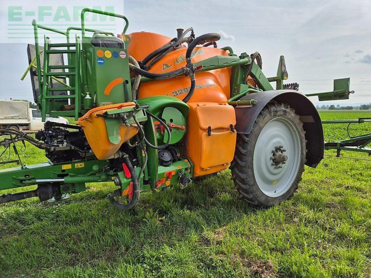 Amazone ux 3200 super - Pulverizador arrastrado: foto 2 Amazone ux 3200 super - Pulverizador arrastrado: foto 2