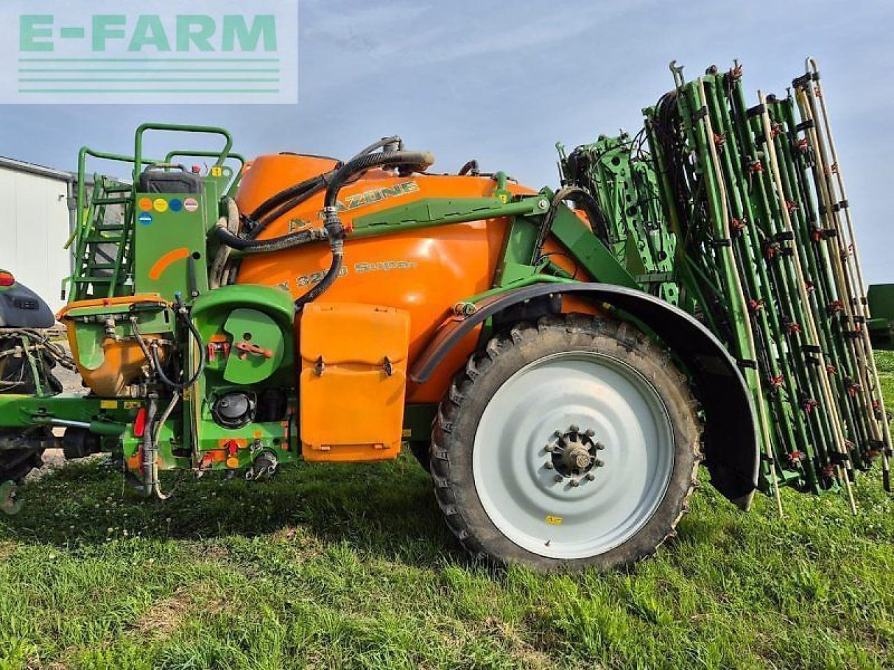 Amazone ux 3200 super - Pulverizador arrastrado: foto 3 Amazone ux 3200 super - Pulverizador arrastrado: foto 3