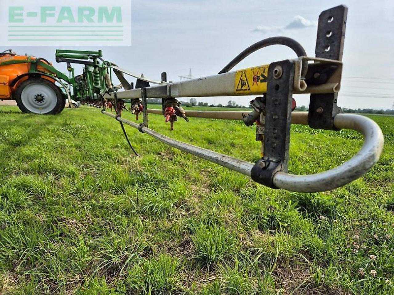 Amazone ux 3200 super - Pulverizador arrastrado: foto 4 Amazone ux 3200 super - Pulverizador arrastrado: foto 4