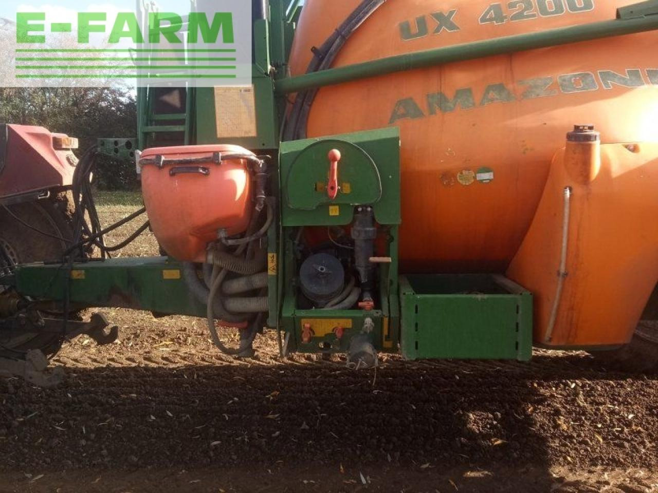 Amazone ux 4200 - Pulverizador arrastrado: foto 5 Amazone ux 4200 - Pulverizador arrastrado: foto 5